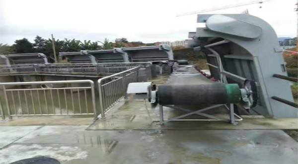 螺旋式格柵機(jī) 螺旋式格柵機(jī)