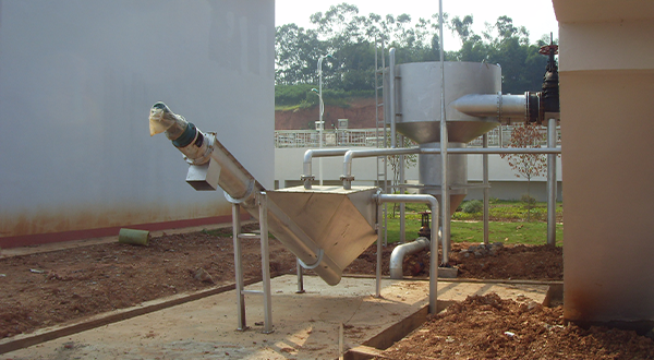 旋流沉砂池除砂機(jī)的使用注意事項(xiàng)有哪些?-青島樂中環(huán)保科技有限公司